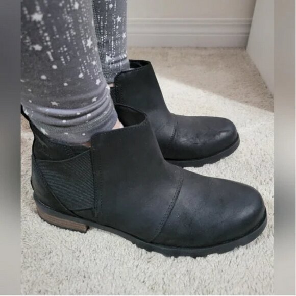 Sorel EMELIE™ III Women's Waterproof Chelsea Bootie size 8 - Picture 2 of 5